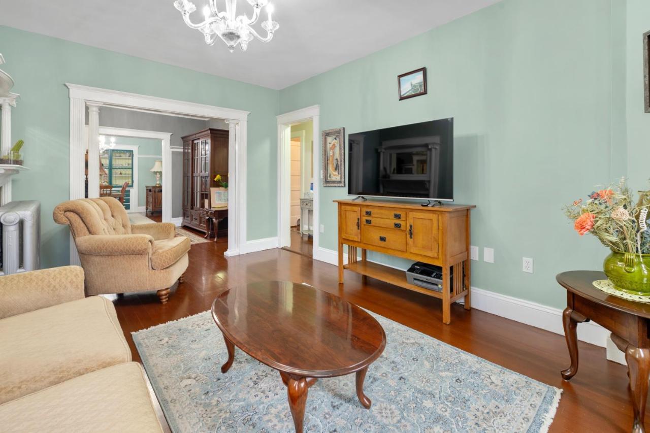 Bright & Spacious 2Br Apartment, Mins From Downtown Boston, Parking Екстер'єр фото